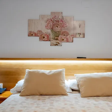 Hotell Tierra De La Reina 3*