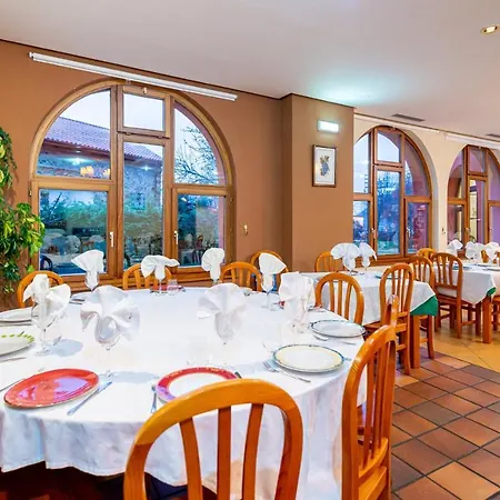 Hotel Tierra De La Reina Boca de Huérgano