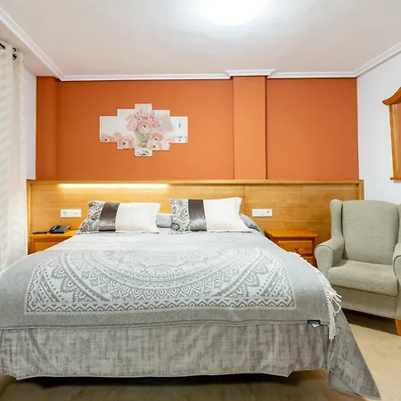 Hotell Tierra De La Reina