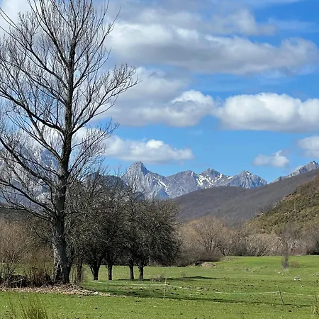 Tierra De La Reina מלון