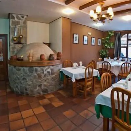 Tierra De La Reina 3* Boca de Huérgano