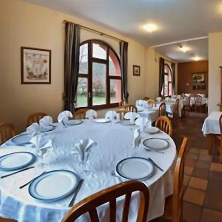 Hotell Tierra De La Reina 3*