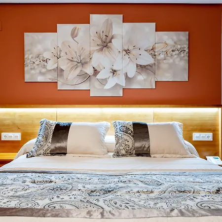 Hotel Tierra De La Reina 3*