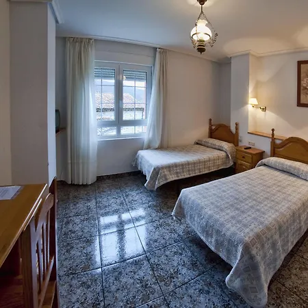 Hotel Tierra De La Reina 3*