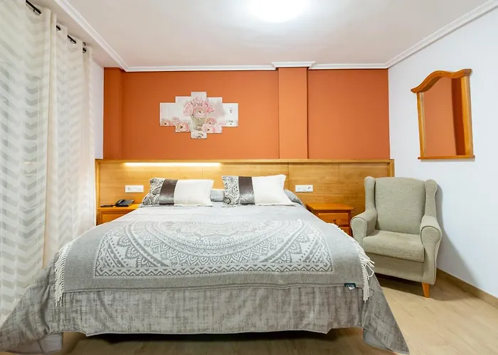 Hotel Tierra De La Reina