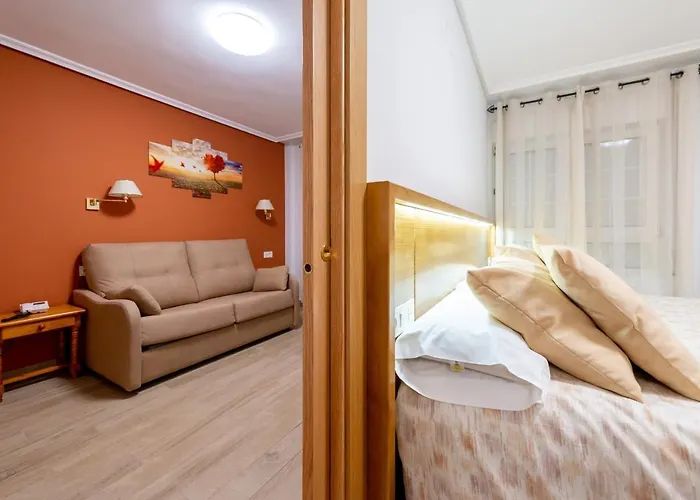 Отель Tierra De La Reina 3*